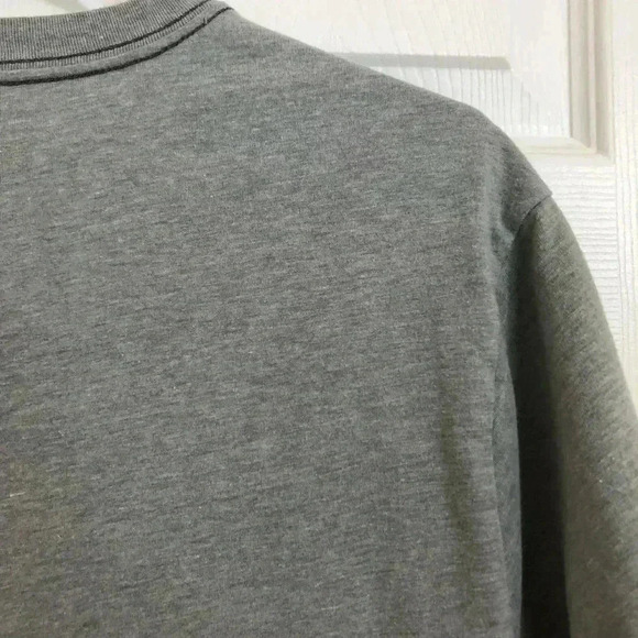 Banana Republic Grey Graphic Tee NWOT Size Medium - Picture 14 of 16
